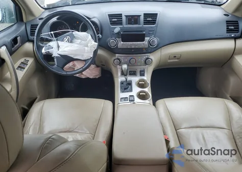 2011 Toyota Highlander Base z USA, uszkodzony, nr VIN 5TDBK3EH3BS060728